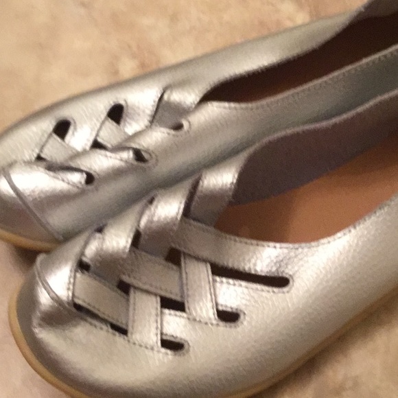 Silver flats - Picture 3 of 6